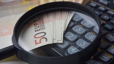 Afbeelding geld en rekenmachine